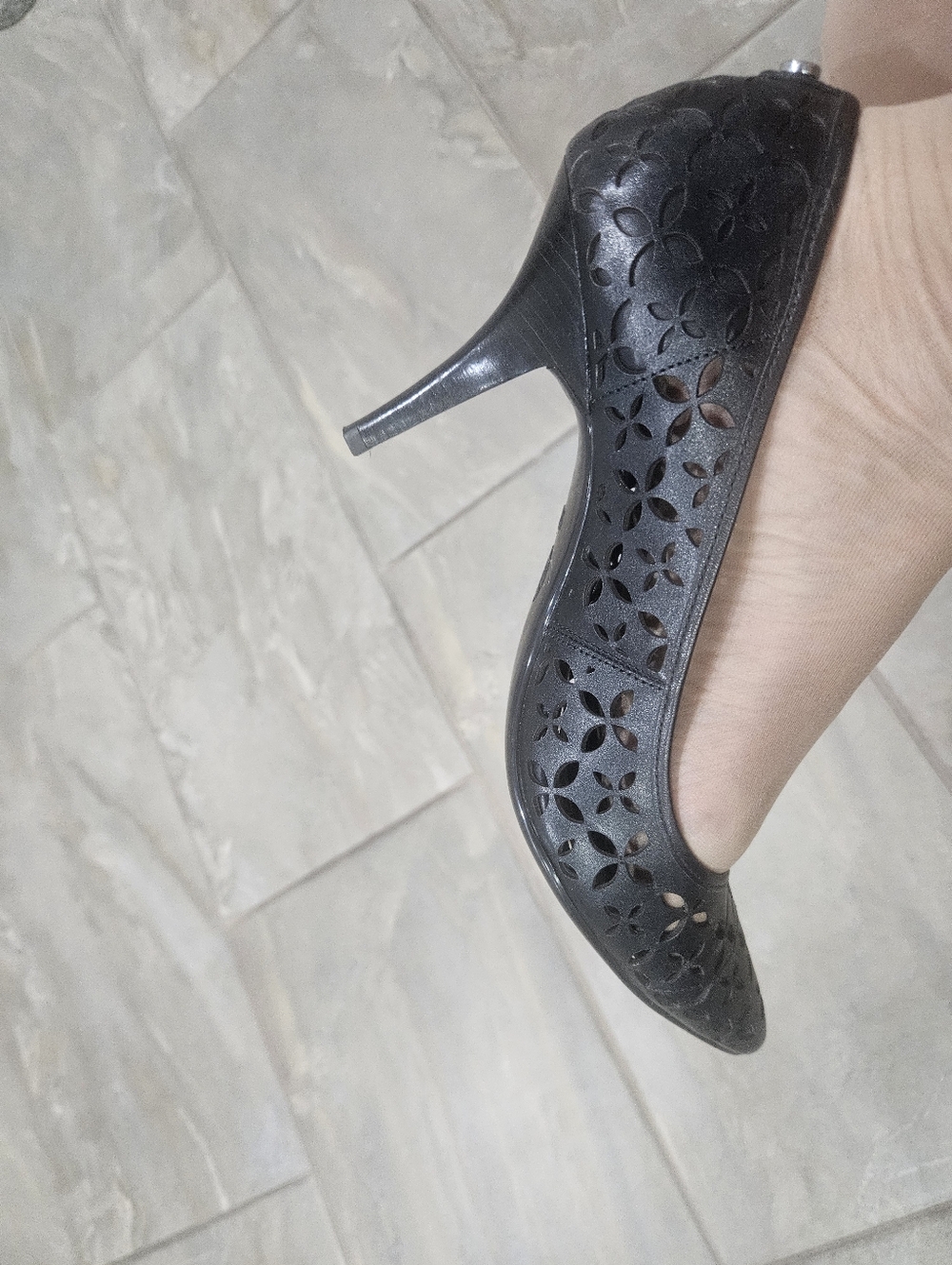 MICHAEL Michael Kors Black Floral Laser-Cut Pointed Heels Size 9 - Picture 4 of 7